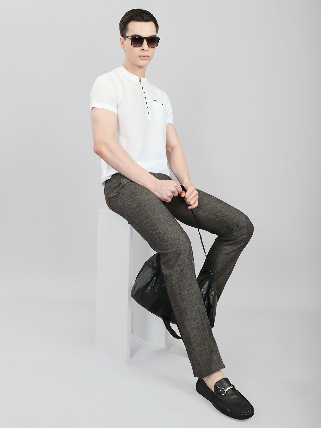 Men White Solid Henley Neck Half Sleeve Kurta