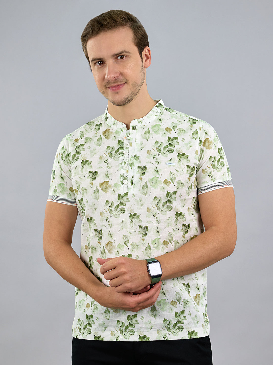 Men Green Solid Henley Neck Half Sleeve T-Shirt