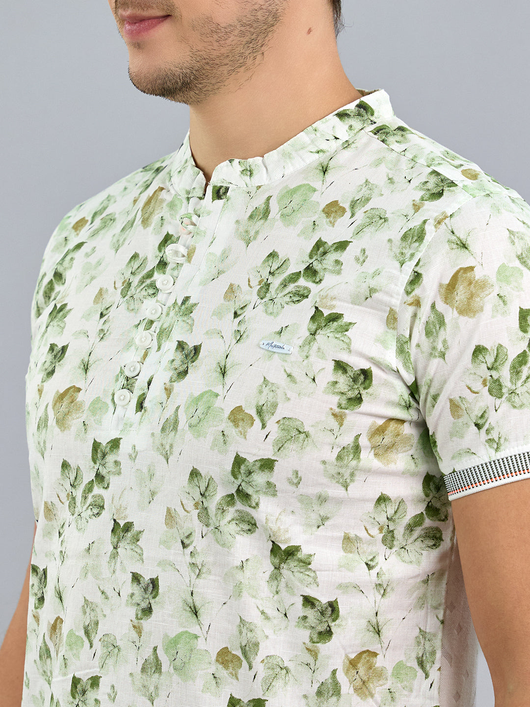 Men Green Solid Henley Neck Half Sleeve T-Shirt