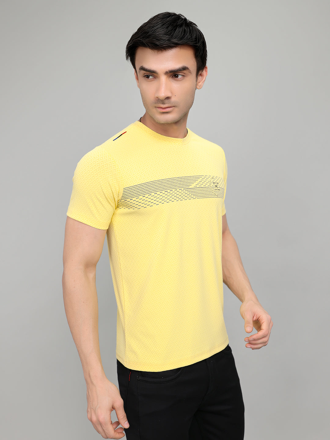 Men Yellow Solid Round Neck Half Sleeve T-Shirt