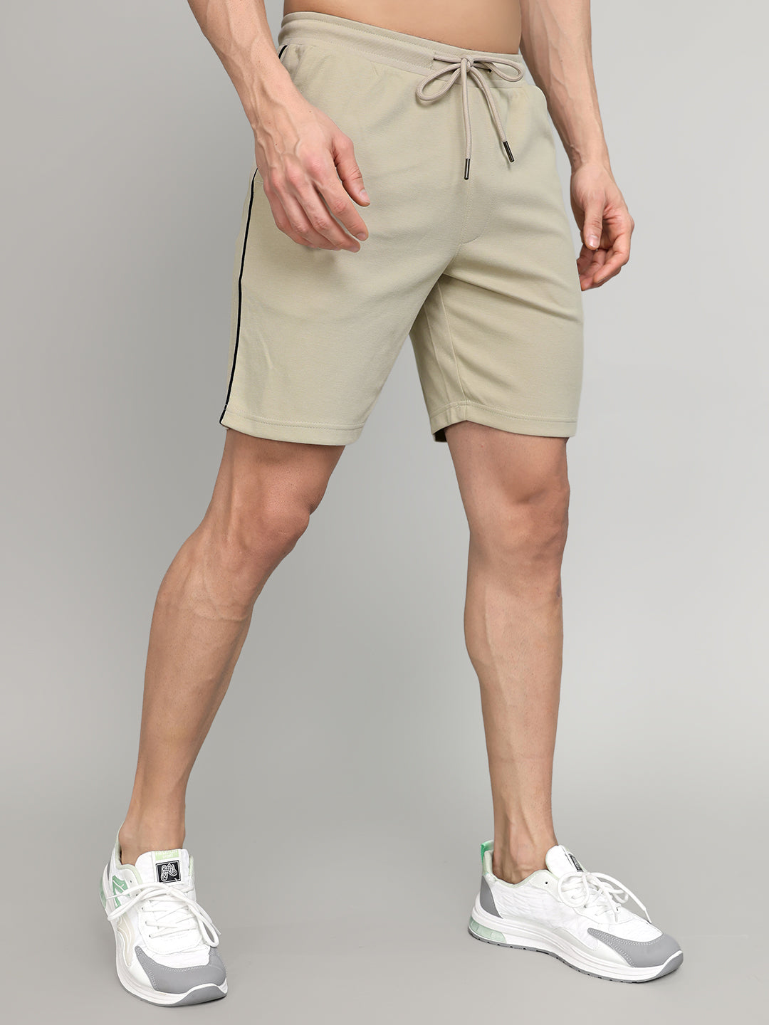 Men Beige Solid Regular Fit Bermuda