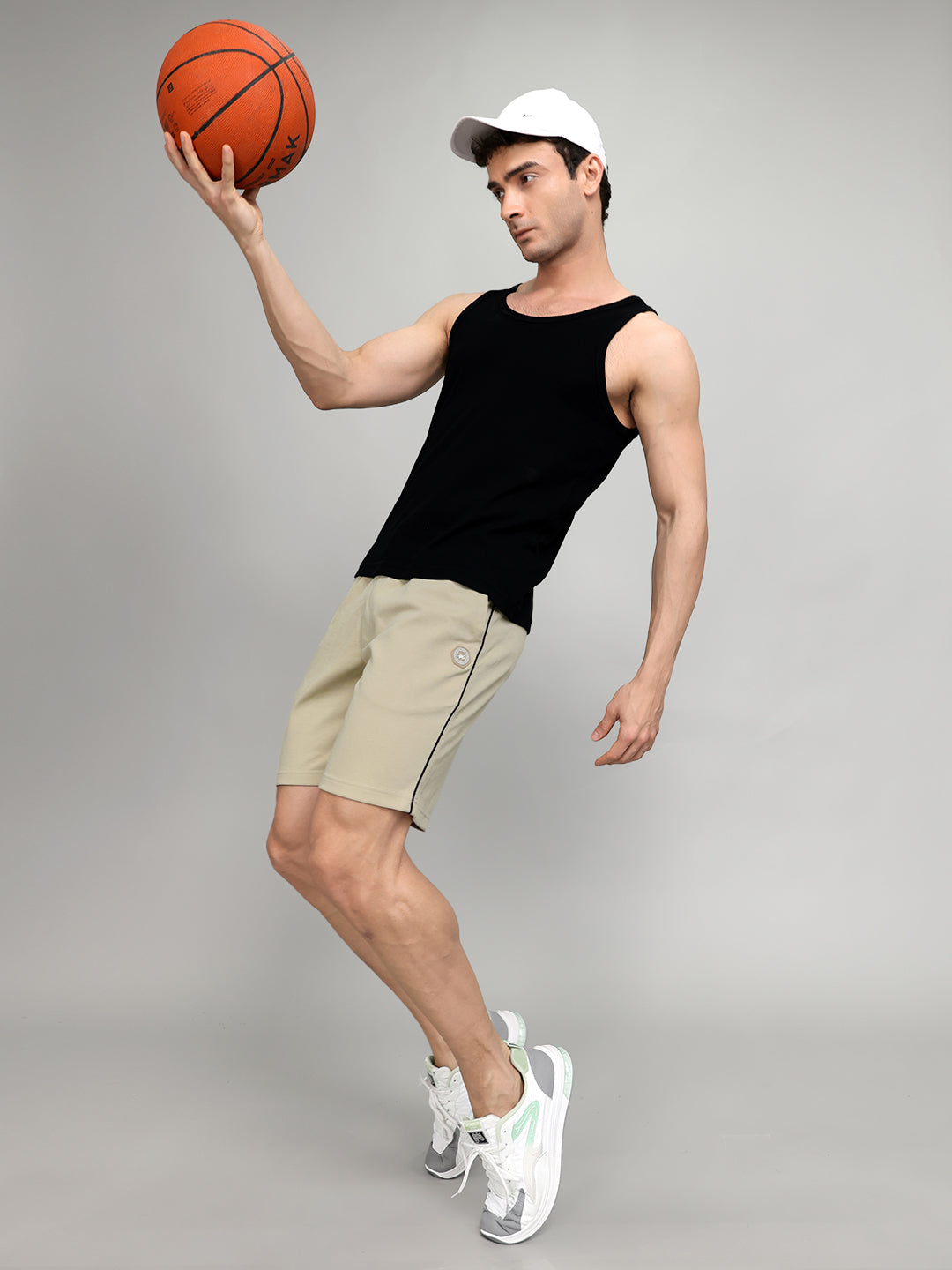 Men Beige Solid Regular Fit Bermuda
