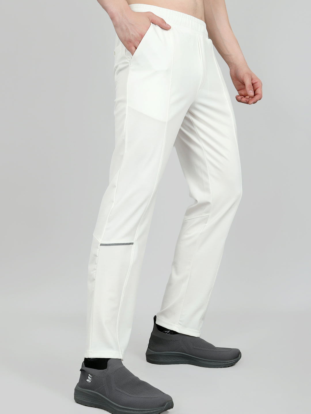 Men White Solid Regular Fit Lower