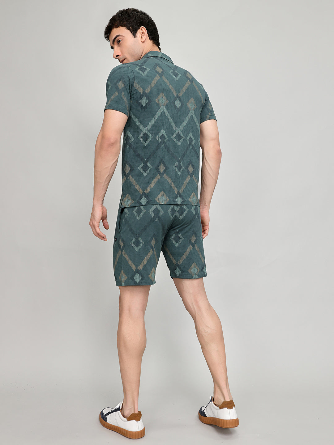 Men Green Self Design Regular Fit Bermuda Set