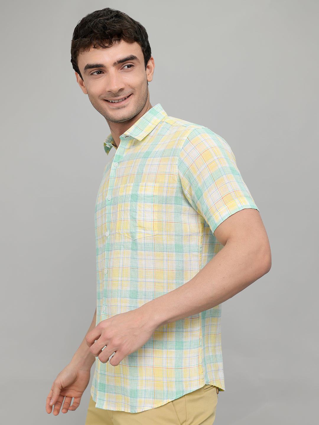 Men Yellow Check Collar Half Sleeve Shirt