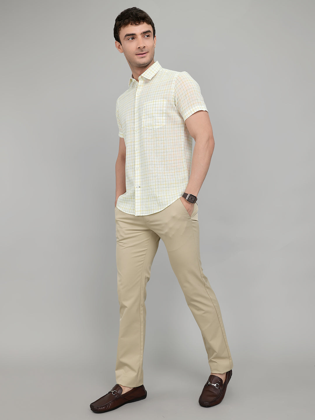 Men White Check Collar Half Sleeve Shirt