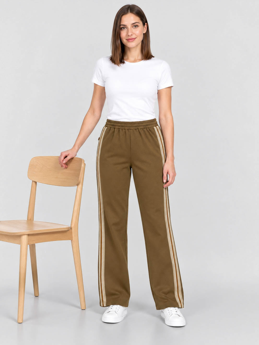Women Brown Solid Regular Fit Winter Lower