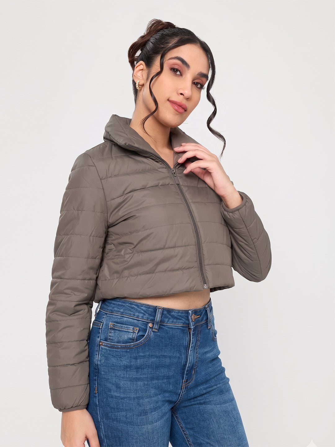 Women Grey Solid Collar Full Sleeve Puffer Crop Jacket