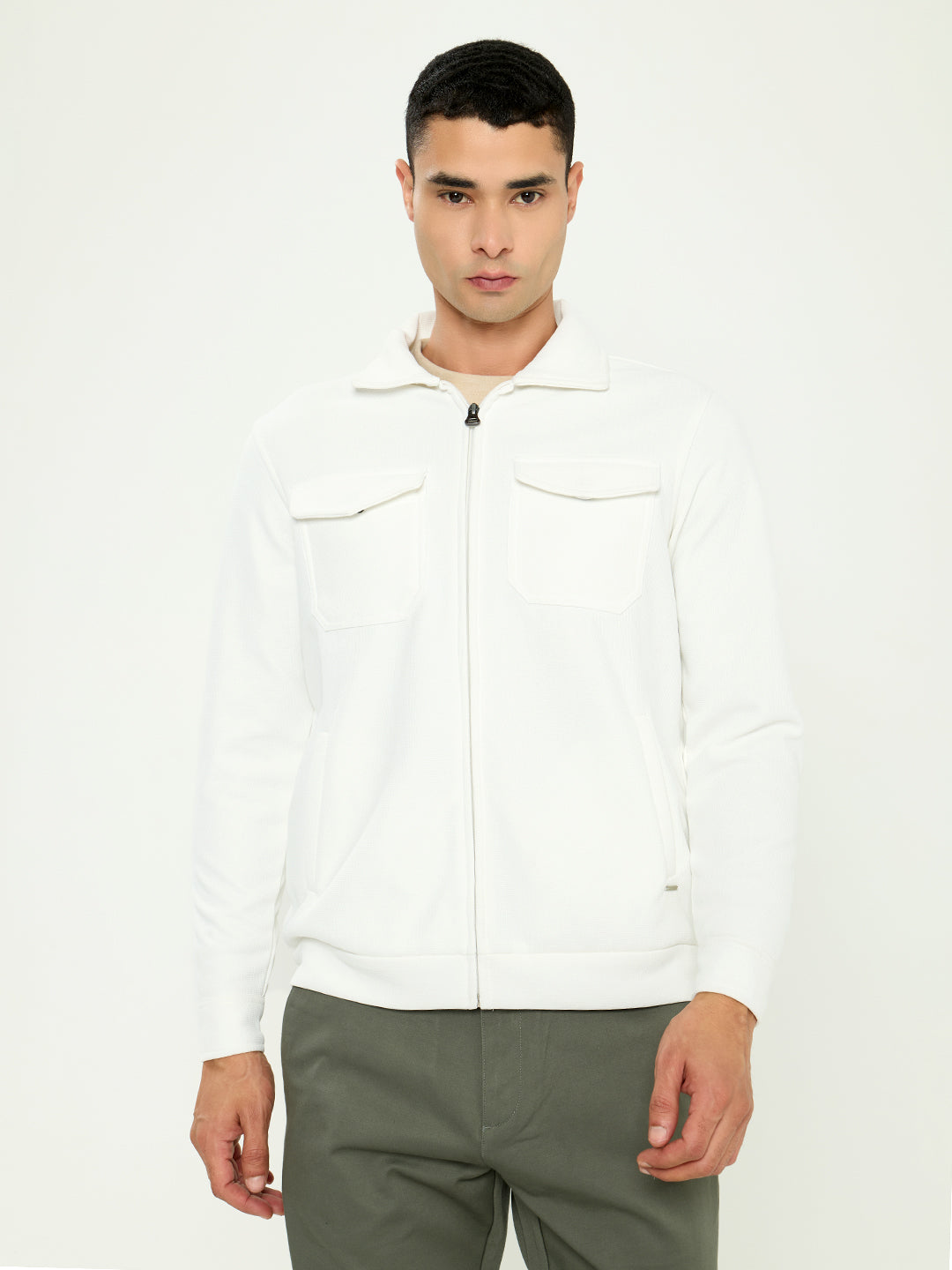 Men White Solid Collar Full Sleeve Sweatshirt
