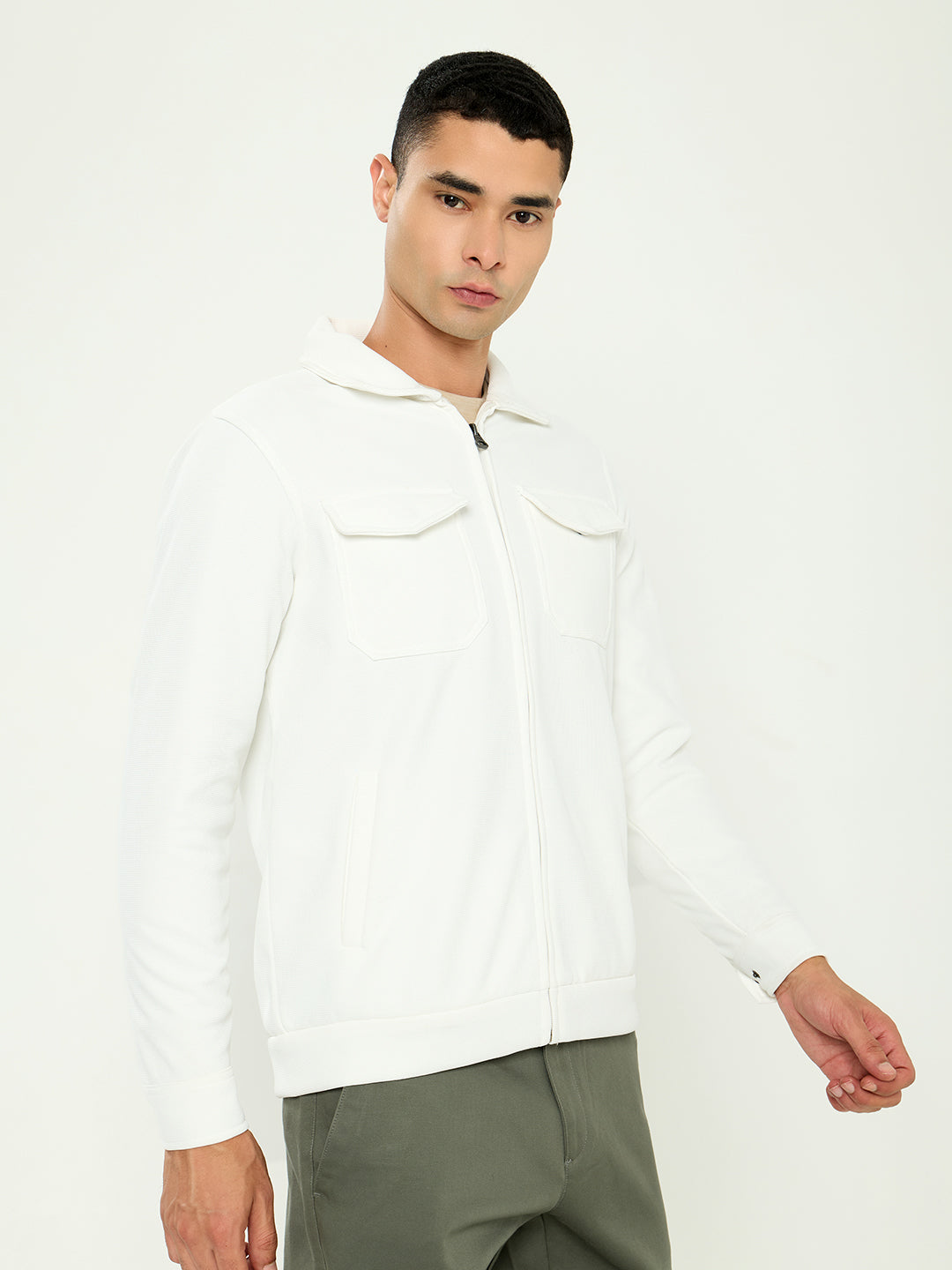 Men White Solid Collar Full Sleeve Sweatshirt