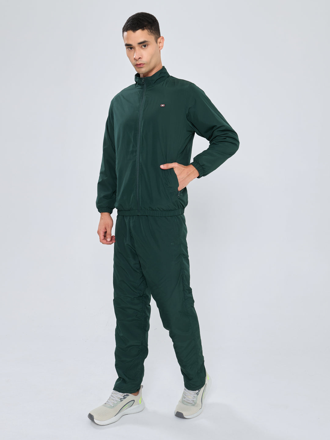 Men Green Solid Collar Full Sleeve Winter Tracksuit