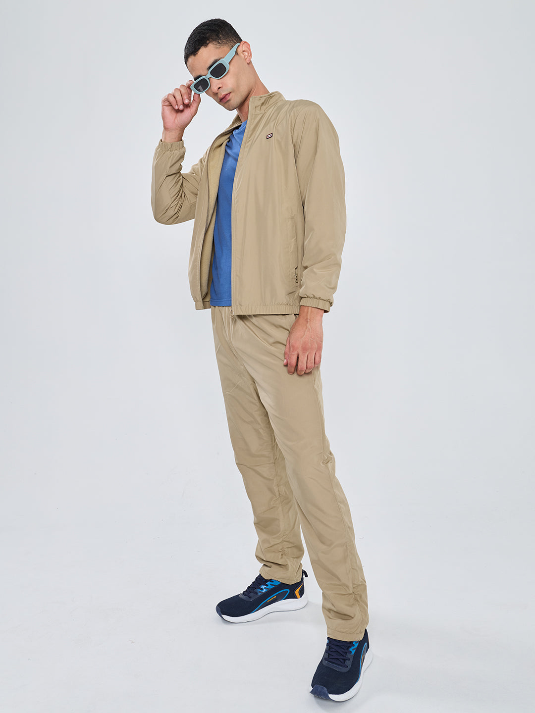 Men Camel Brown Solid Collar Full Sleeve Winter Tracksuit