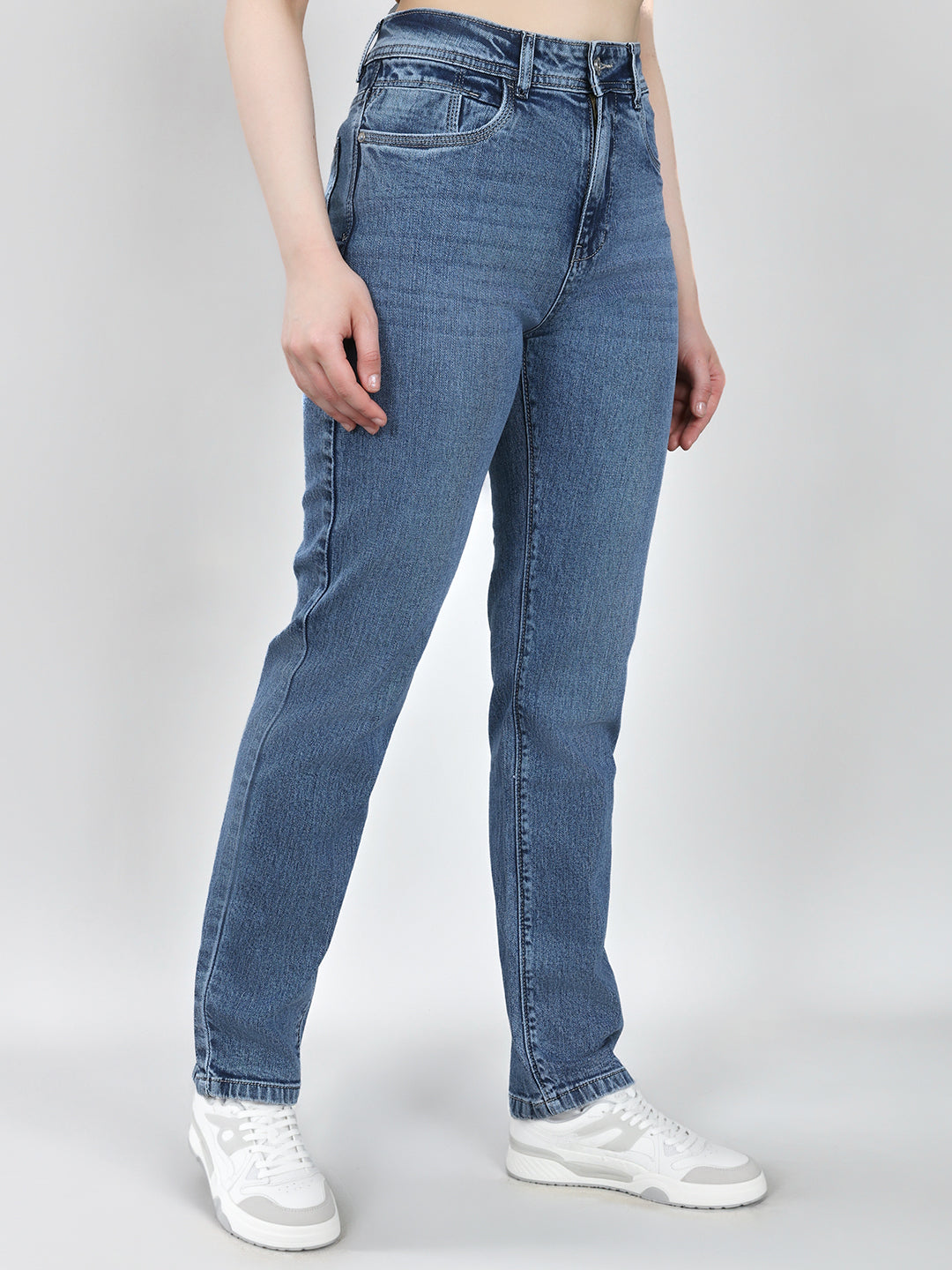 Women Blue Solid Straight Fit Denim