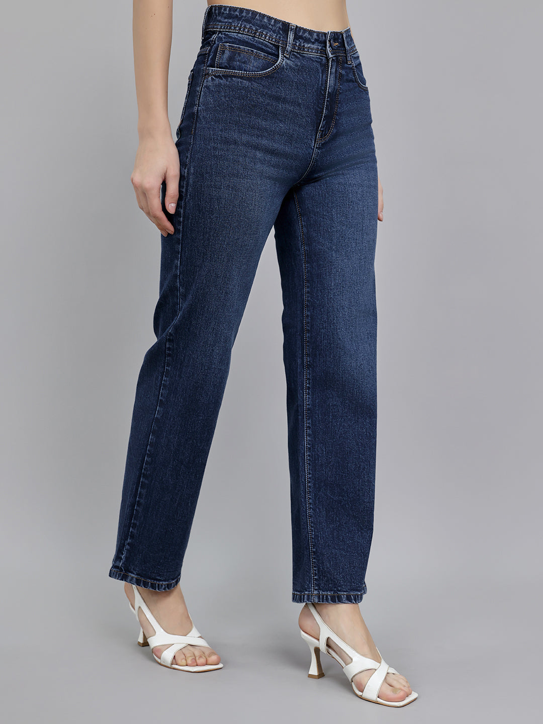 Women Blue Light Wash Straight Fit Denim