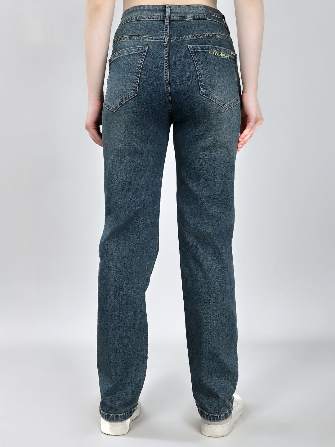 Women Blue Solid Straight Fit Denim