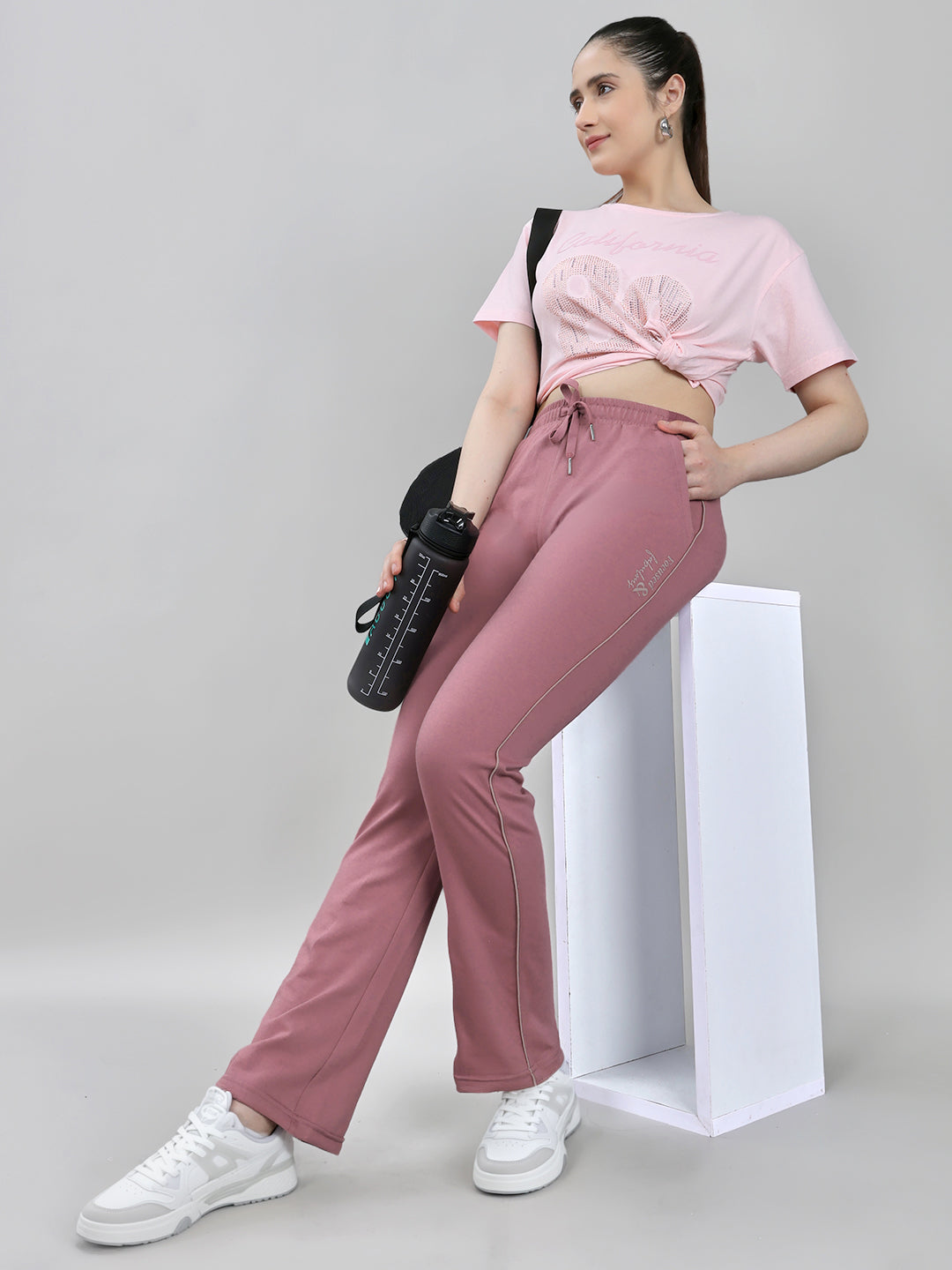 Women Mauve Solid Regular Fit Lower