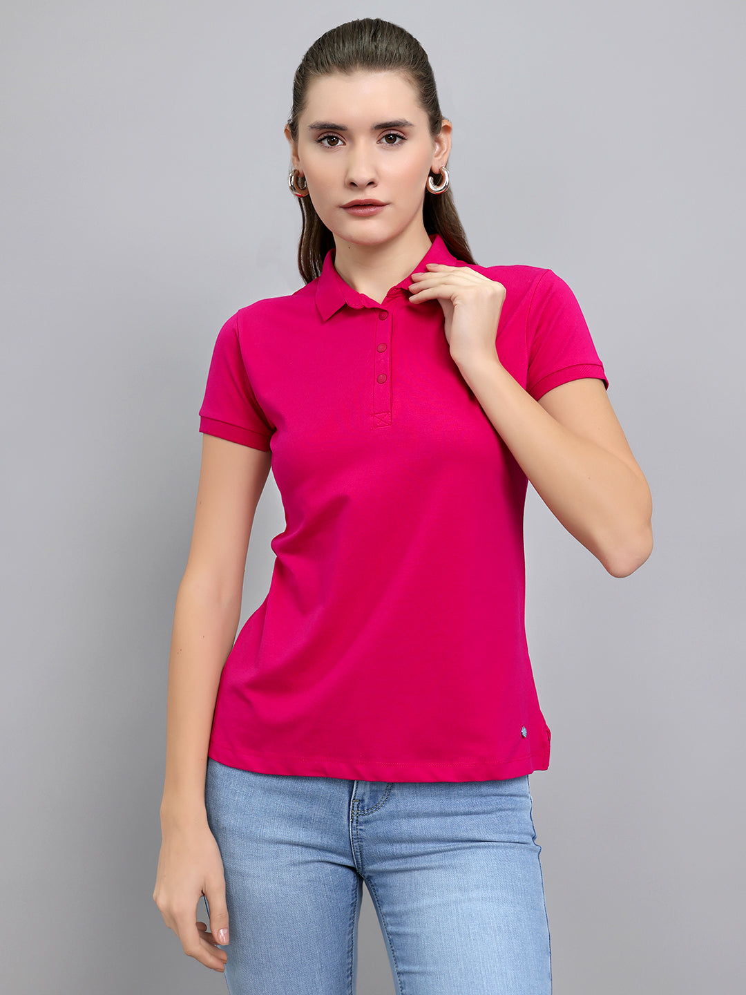 Women Magenta Solid Collar Half Sleeve T-Shirt