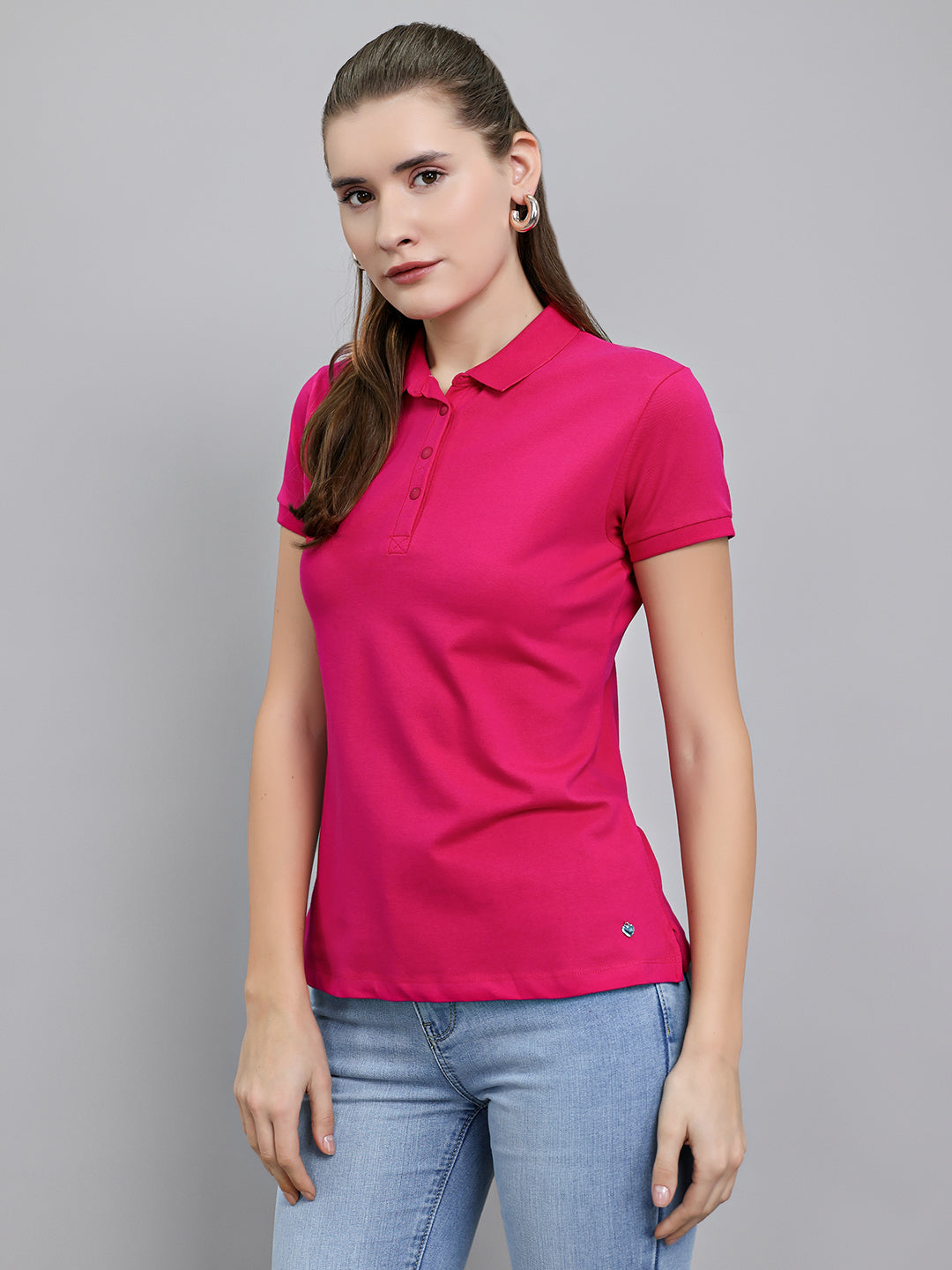 Women Magenta Solid Collar Half Sleeve T-Shirt