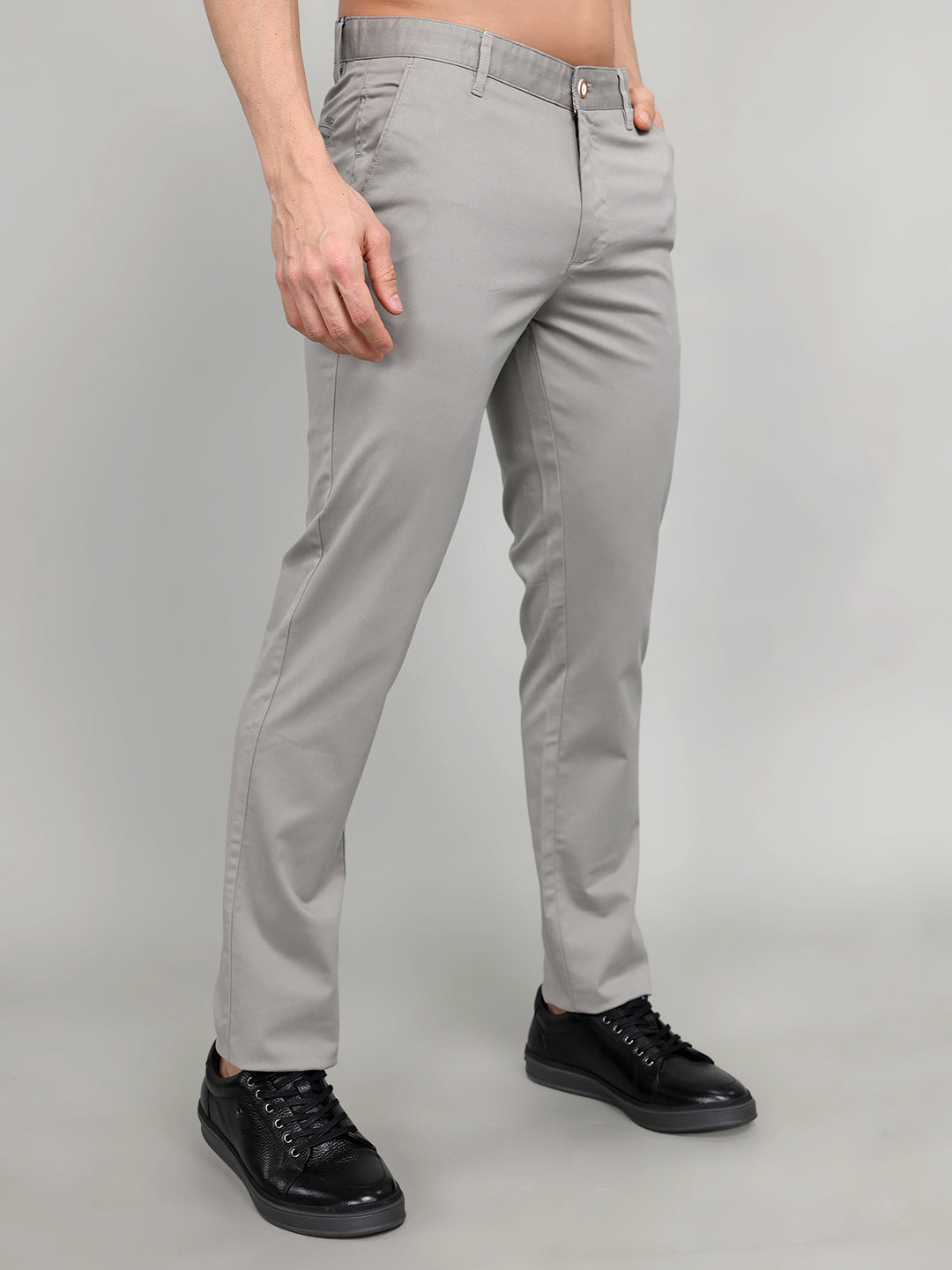 Men Light Grey Solid Slim Fit Trouser