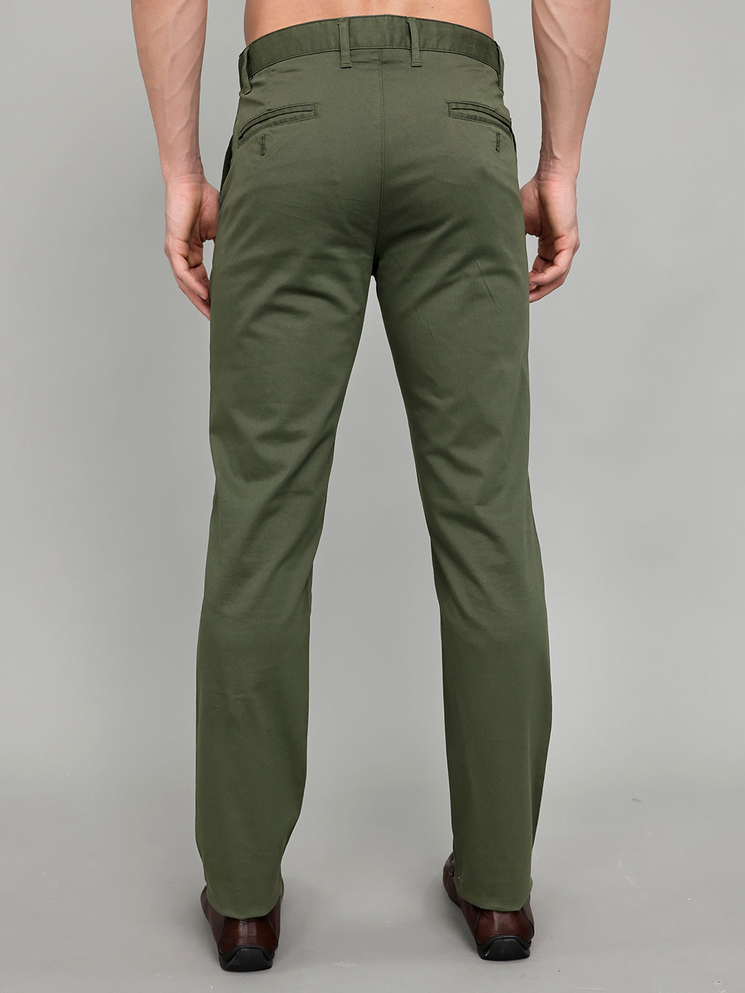Men Olive Solid Slim Fit Trouser