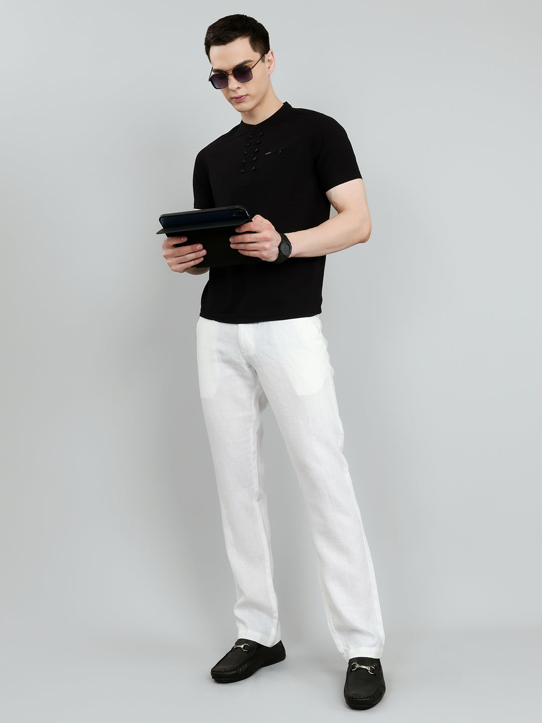 Men White Solid Regular Fit Trouser