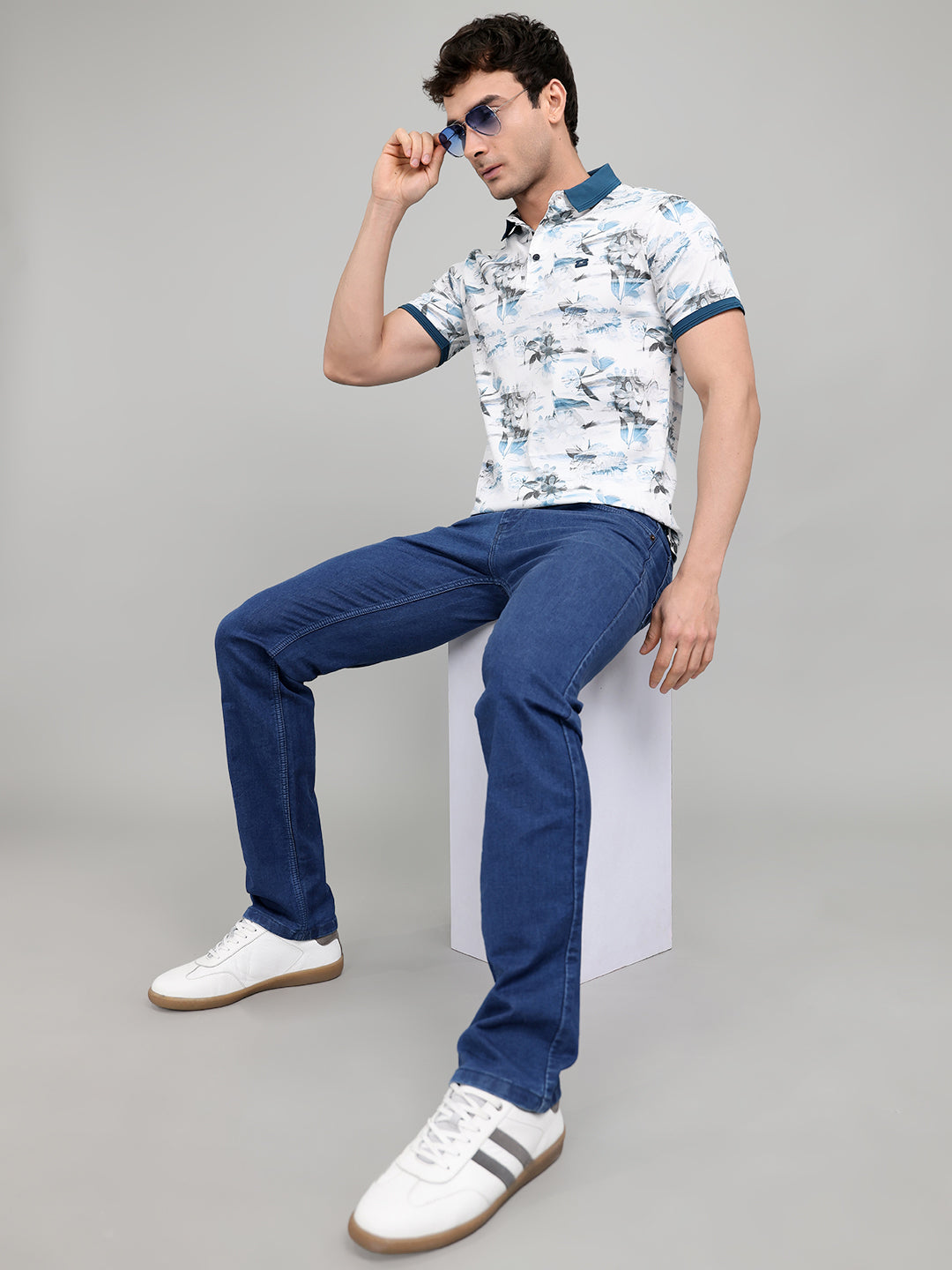 Men Blue Solid Straight Fit Denim