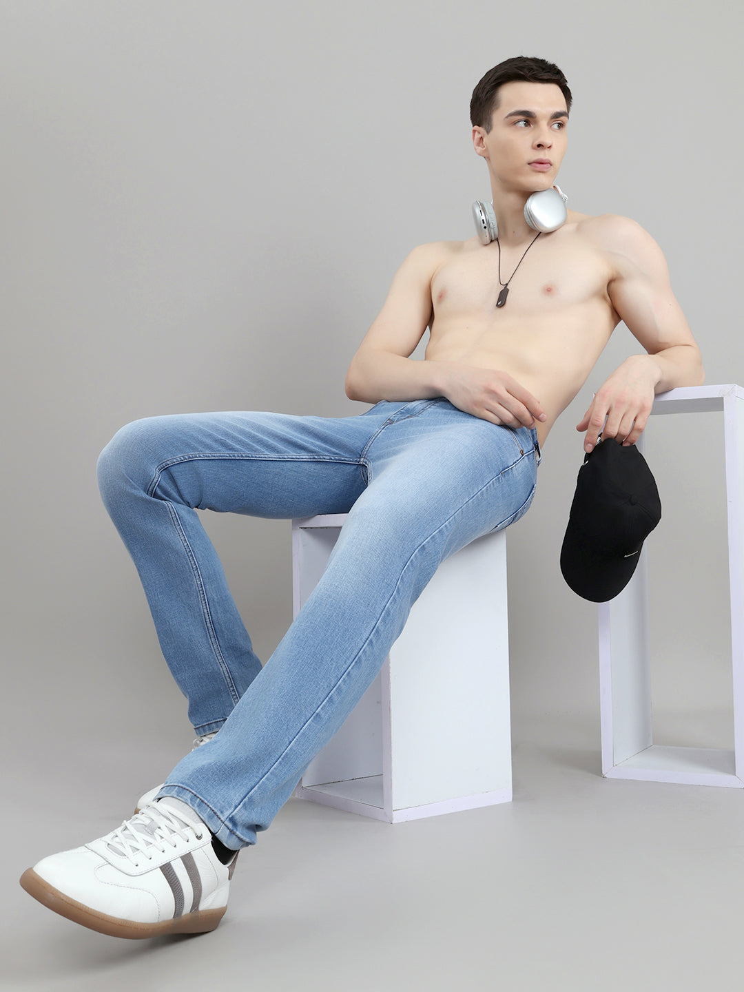 Men Light Blue Light Wash Narrow Fit Denim