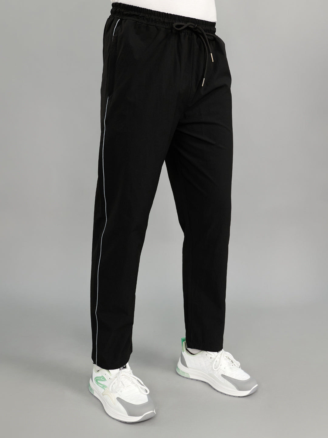 Men Black Solid Regular Fit Lower