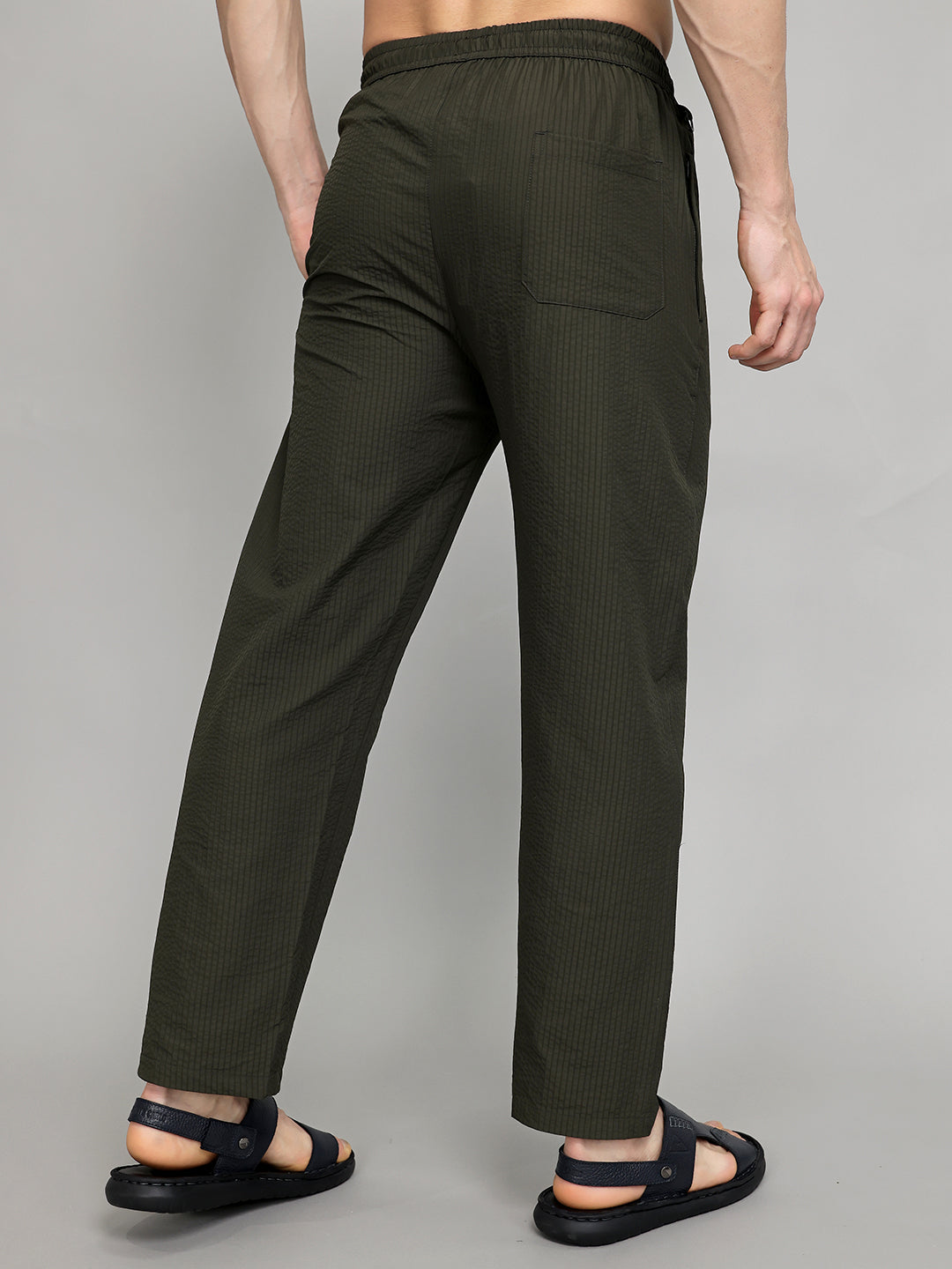 Men Dark Green Solid Regular Fit Lower