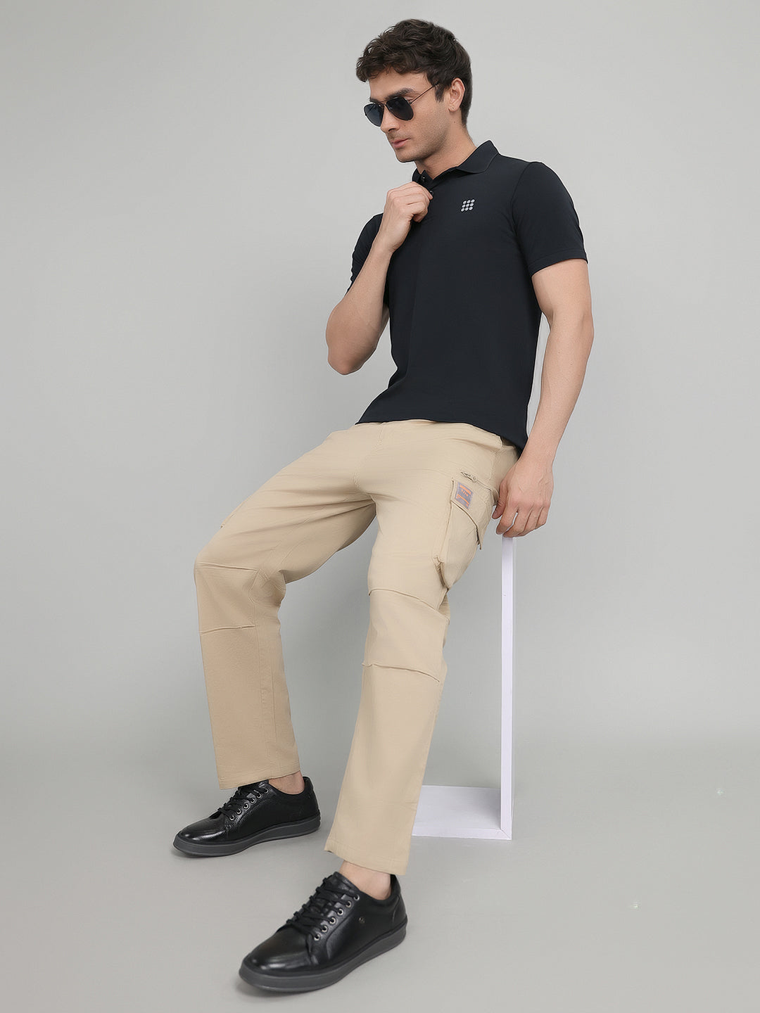 Men Beige Solid Regular Fit Cargo