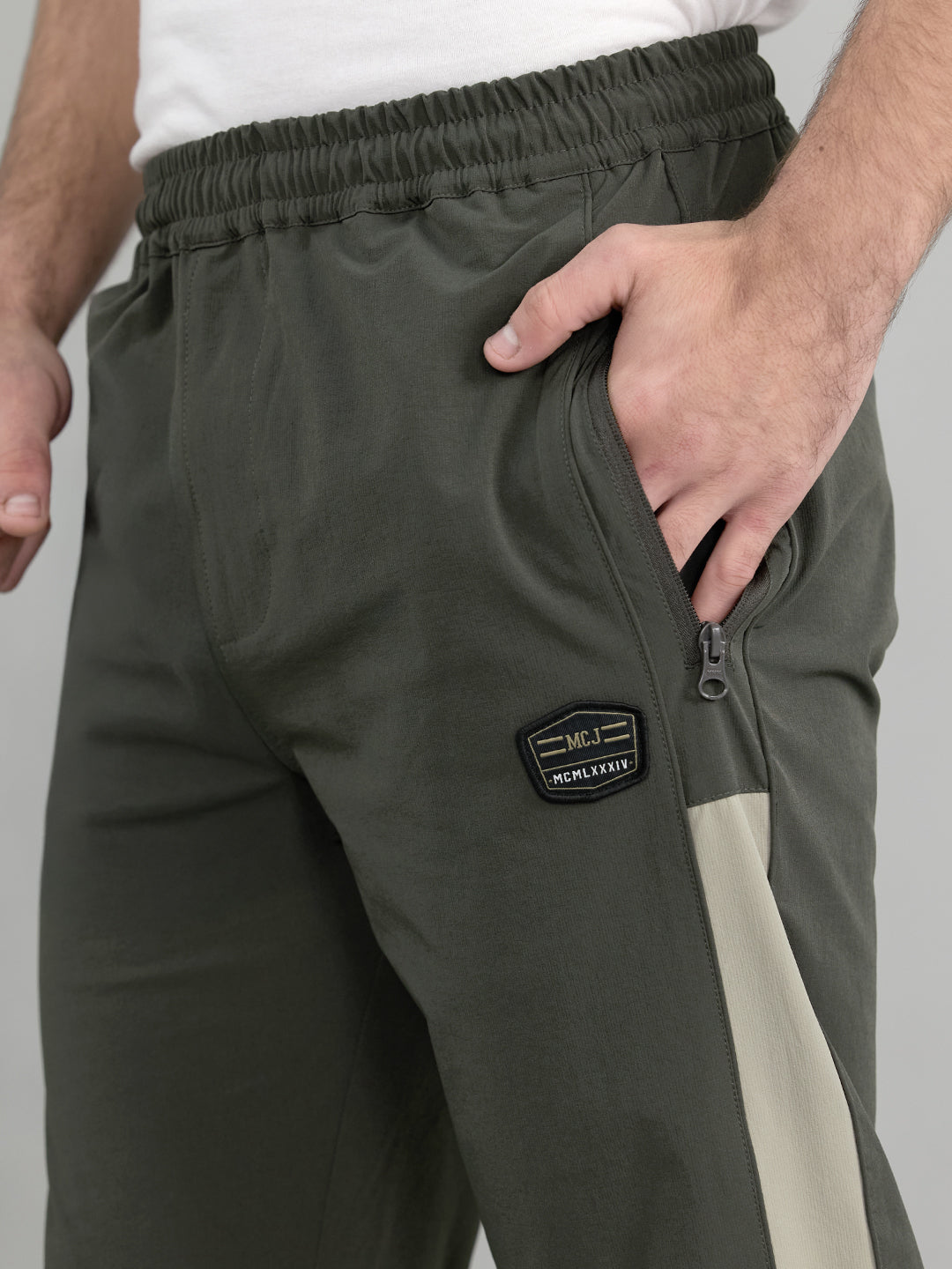 Men Grey Solid Regular Fit Lower