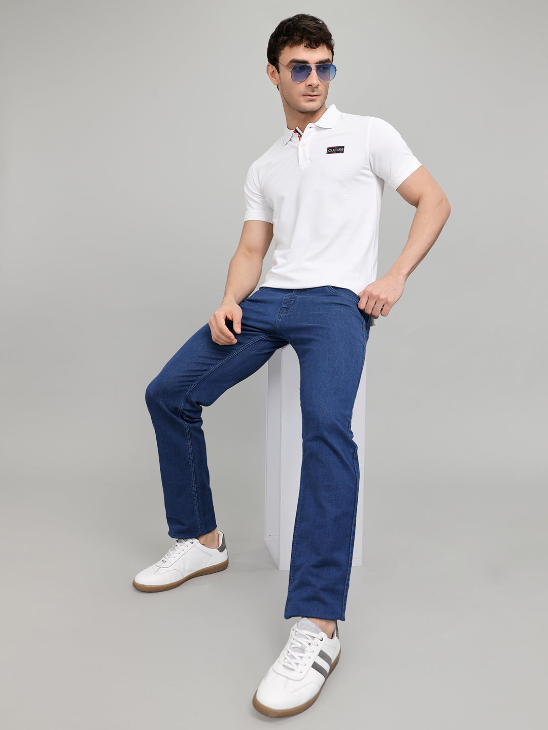 Men White Solid Collar Half Sleeve T-Shirt