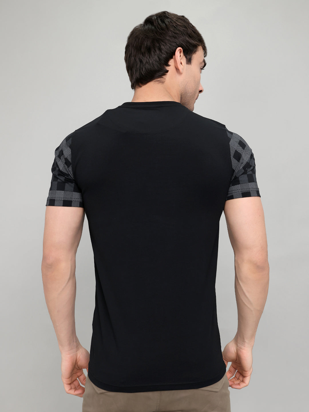 Men Black Printed Round Neck Half Sleeve T-Shirt