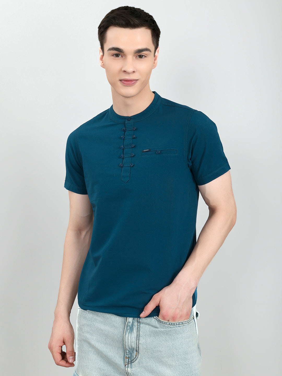 Men Blue Solid Henley Neck Half Sleeve T-Shirt