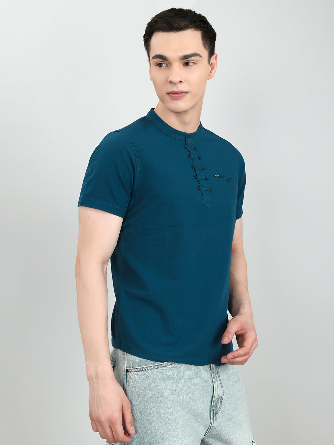 Men Blue Solid Henley Neck Half Sleeve T-Shirt