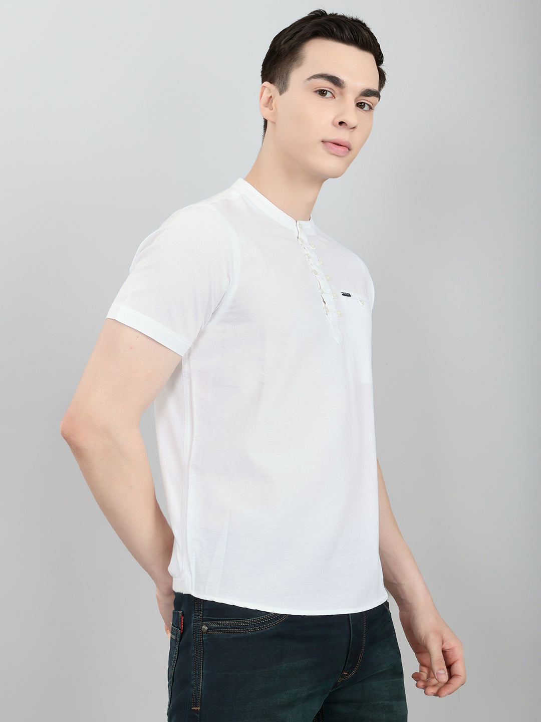 Men White Solid Henley Neck Half Sleeve T-Shirt