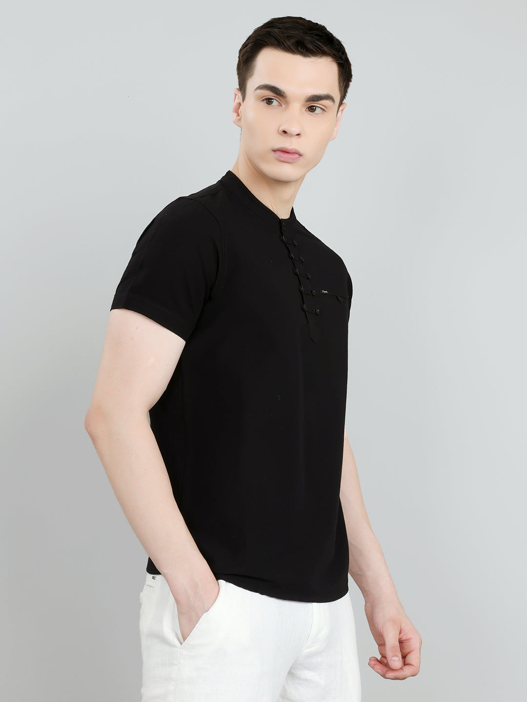 Men Black Solid Henley Neck Half Sleeve T-Shirt