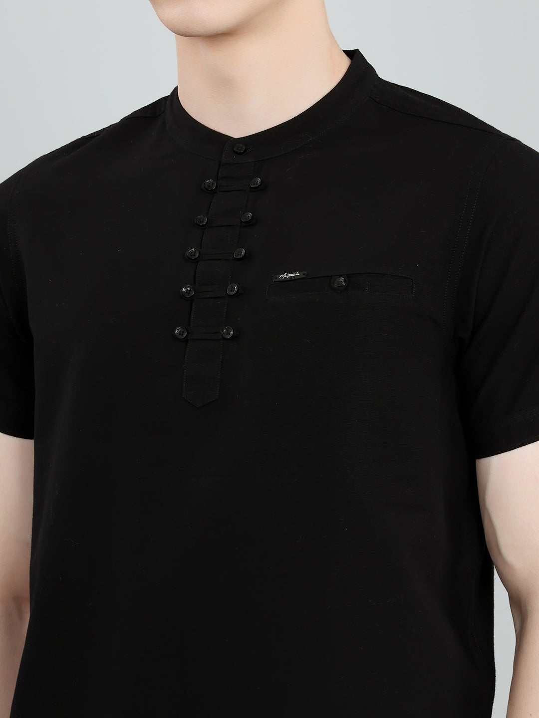 Men Black Solid Henley Neck Half Sleeve T-Shirt