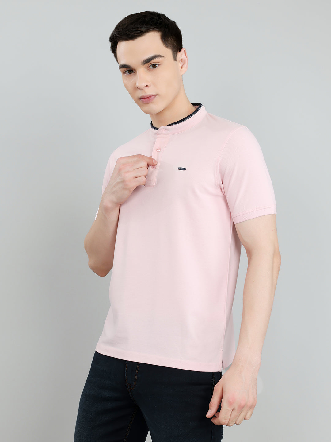 Men Pink Solid Henley Neck Half Sleeve T-Shirt