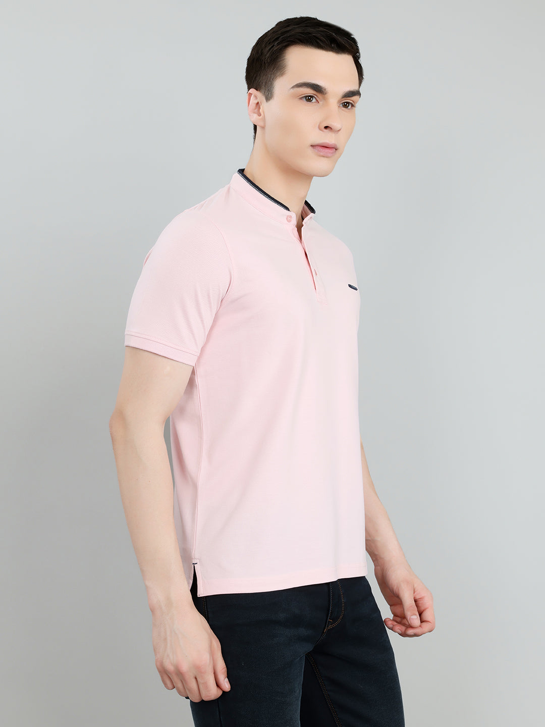 Men Pink Solid Henley Neck Half Sleeve T-Shirt