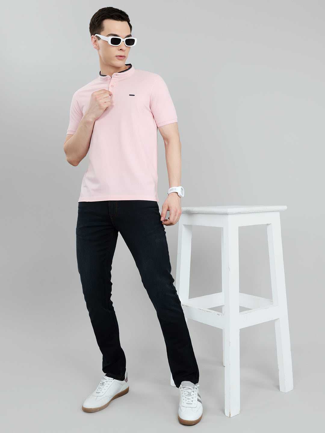Men Pink Solid Henley Neck Half Sleeve T-Shirt
