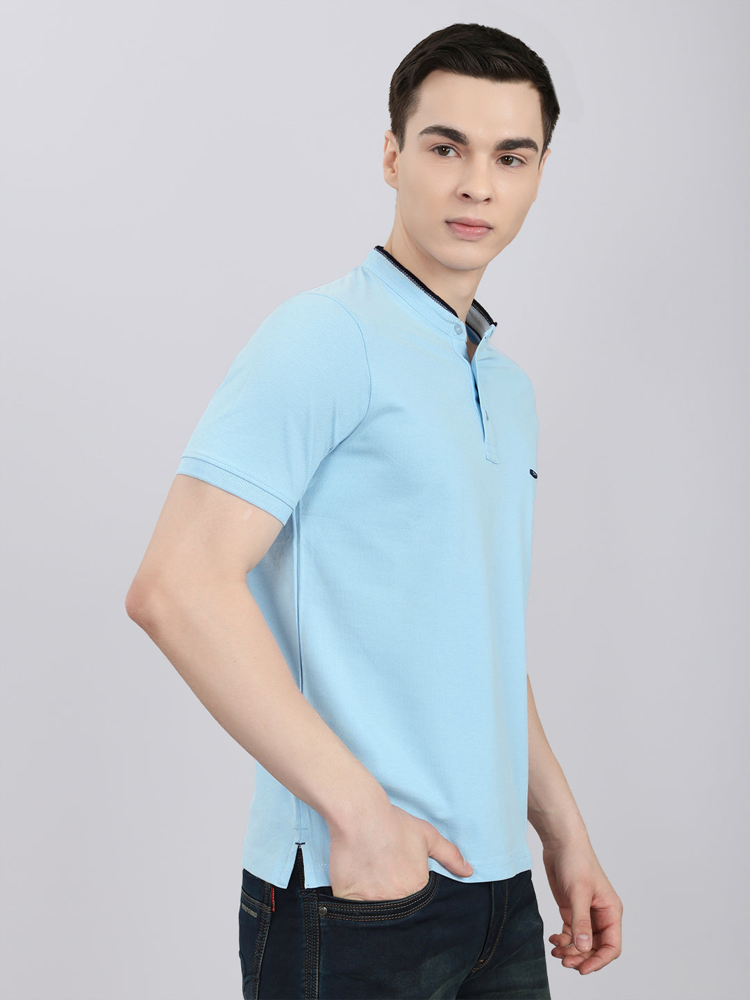 Men Sky Blue Solid Henley Neck Half Sleeve T-Shirt