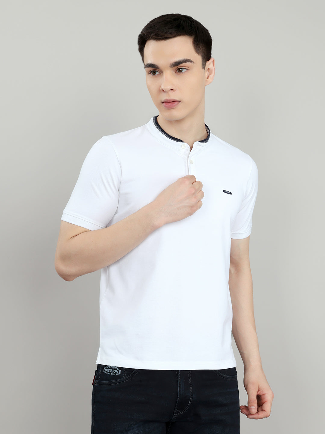 Men White Solid Henley Neck Half Sleeve T-Shirt