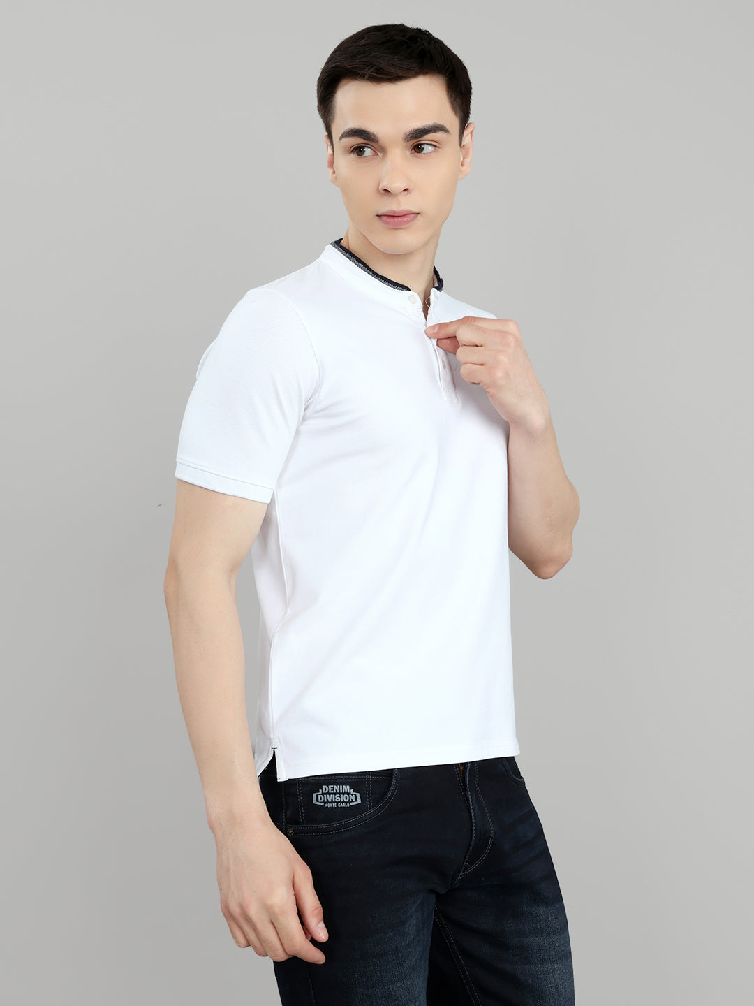 Men White Solid Henley Neck Half Sleeve T-Shirt