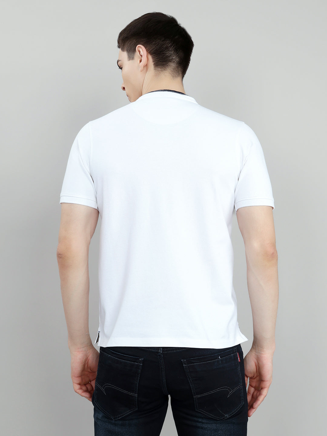 Men White Solid Henley Neck Half Sleeve T-Shirt