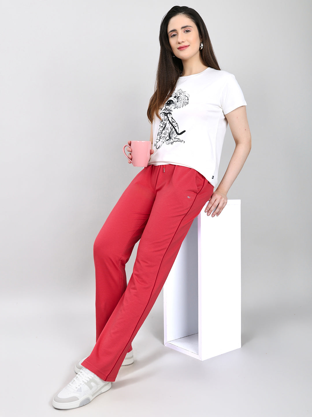 Women Coral Solid Regular Fit Lower
