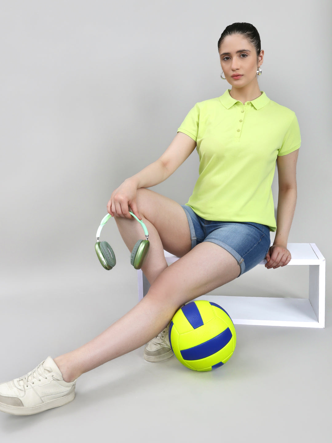 Women Green Solid Collar Half Sleeve T-Shirt