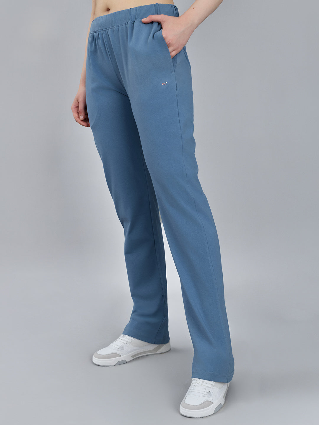 Women Blue Solid Regular Fit Lower