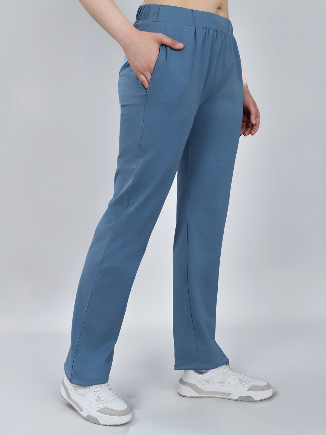 Women Blue Solid Regular Fit Lower