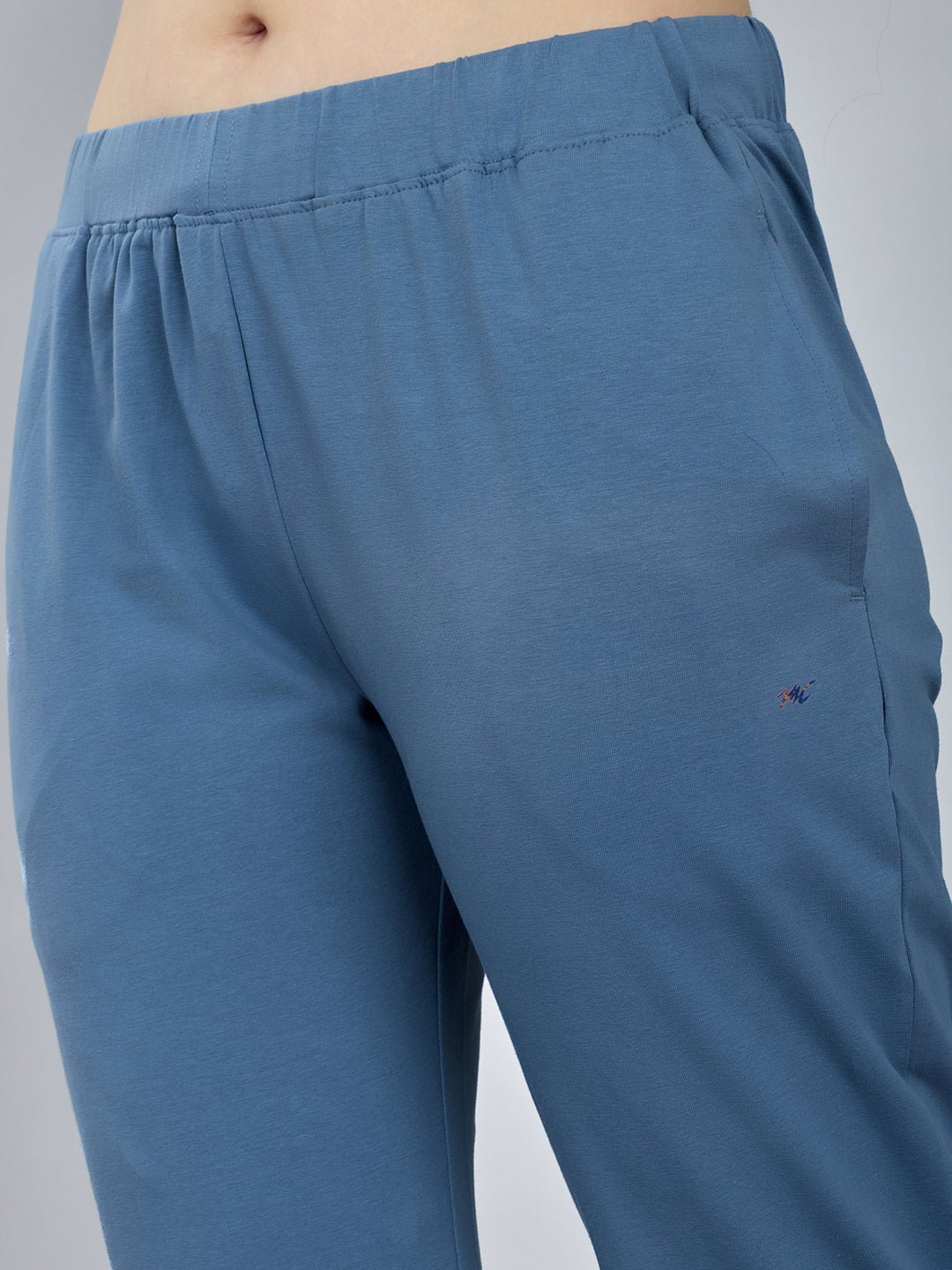 Women Blue Solid Regular Fit Lower